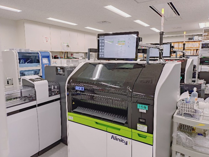 全自動免疫測定装置（Alinity i）