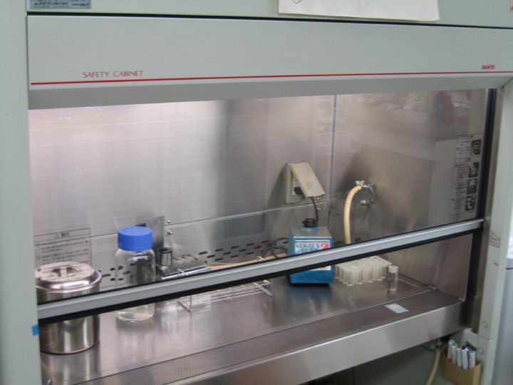 安全キャビネット