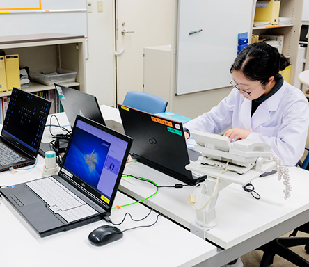 外来写真（サポートセンター面談中）